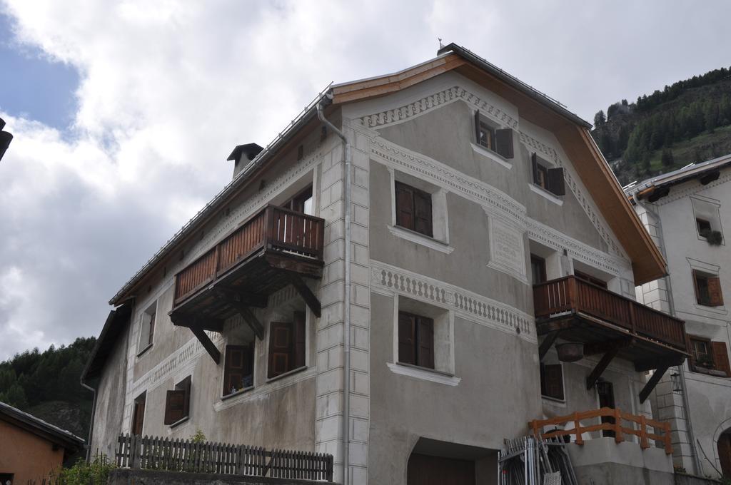 Attika Wohnung 7546 Ardez Номер фото