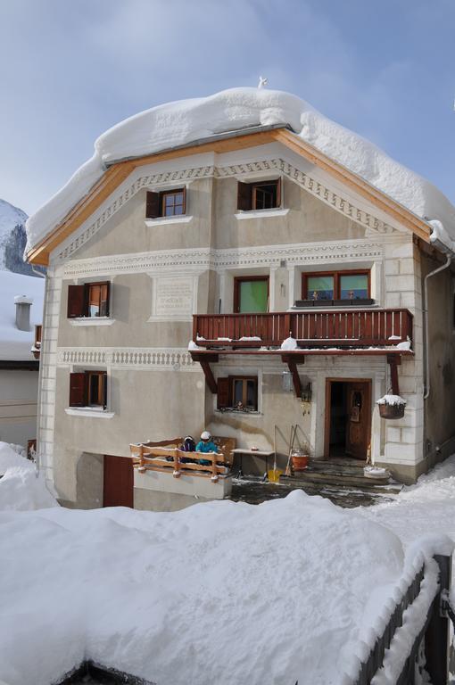 Attika Wohnung 7546 Ardez Номер фото
